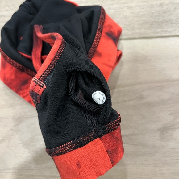 lululemon Flow Y Nulu Bra Size 4 - Picture 3 of 3